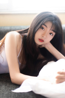 岳故意装睡让我挺进去观看